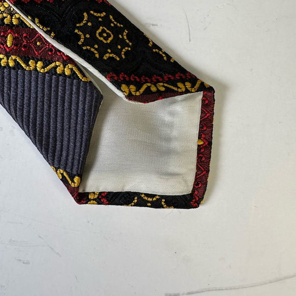 Vintage 70s Wide Oscar Chaum Imported Mod Patterned Repp Tie Polyester 4.4" Wide - Picture 6 of 8